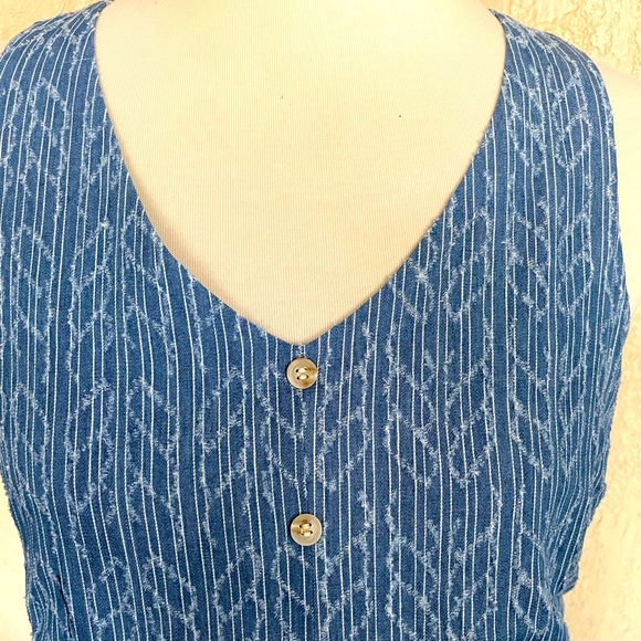 Back Detail Top - Picture 3 of 5